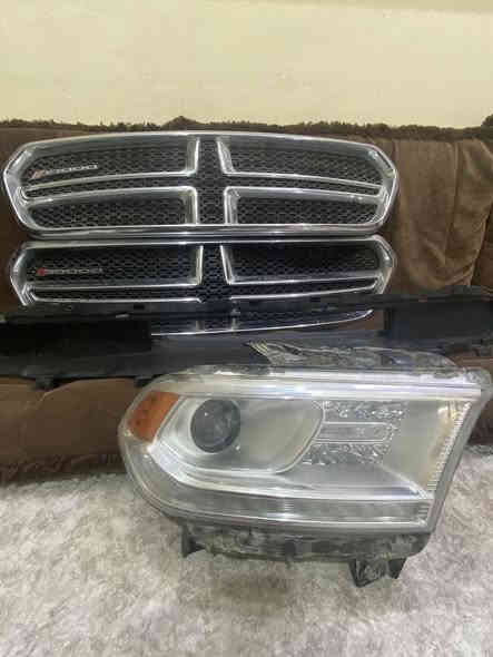 للبيع غراض دورنكو
مال تفصيخ اصلي جديد لون ماروني مكفول من الخدش
عطر شباك امامي مال تفصيخ اصلي عدد 2 
مع لايت اصلي جهه العبر
و زوج لايتات مديل 2013 اصليات 
وتك جه العبري 
غطاء محرك 
***********
