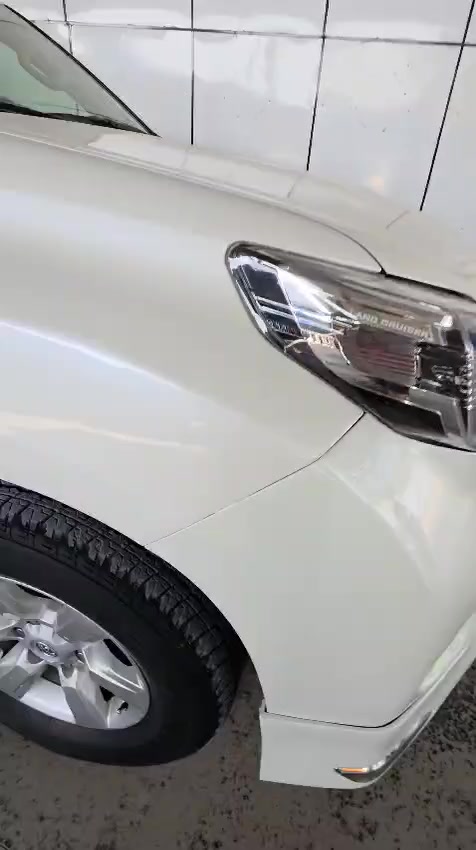 السلام عليكم برادو للبيع موديل2016 السنوية باسمي تحويل ثاني يوم رقم اربيل
لوحات جديده محوله مو نفسه الصور
سبير ما نازل 
مواصفات فول

رقم التواصل ***********
