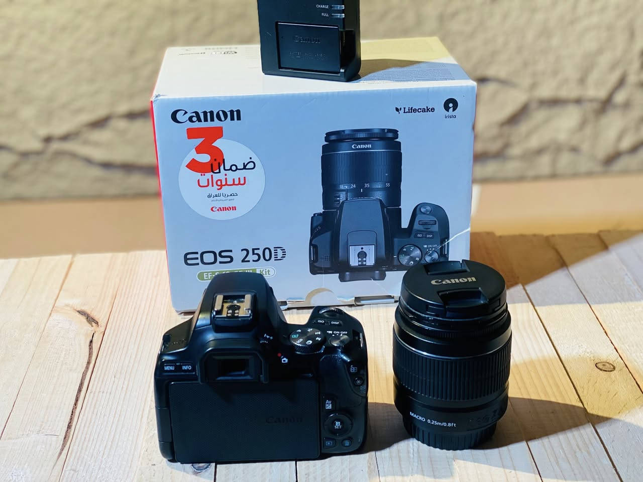 كامره
 كانون d250 
عدسه 55:18 
الملحقات الاصليه 
(الكامره جديده ) 
***********
