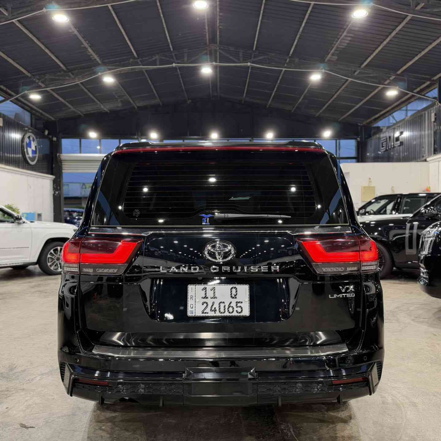 🚙🔥 Toyota Land Cruiser – بريم أصل

الفخامة والقوة بهيبة اللاندكروزر 👑✨

✔️ محرك 4000 V6 قوي واعتمادي
✔️ فئة VX Limited فول مواصفات
✔️ ماشية فقط 25,000 كم
✔️ نقطة عمياء + رادار + تحديد مسار
✔️ كراسي صف ثالث كهرباء
✔️ بريم أصل وحالة قريبة جداً للوكالة

✨ راحة استثنائية + تقنيات حديثة + أداء يفرض نفسه بكل الطرق

📍 متوفرة لدى شركة علي الشيباني لتجارة السيارات
بغداد – الكاظمية – جكوك قرب مرور الكاظمية

📞 للحجز والاستفسار:
***********-***********

🔥 فرصة مميزة لعشاق اللاندكروزر الفخم… لا تفوتها
