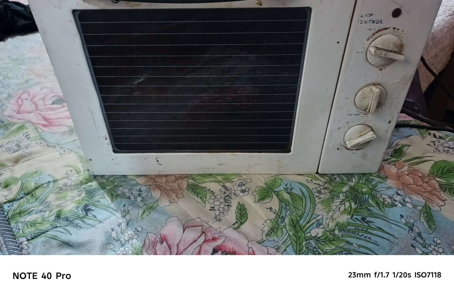 السلام عليكم. بلازما حجم 43 نوعيته كرافت بدون نت / + اووفن كهربائي شغال تجي تفحص وتاخذ السعر 100 وبيهن مجال مستعجل على بيعتهن / الرقم. *********** / ***********
