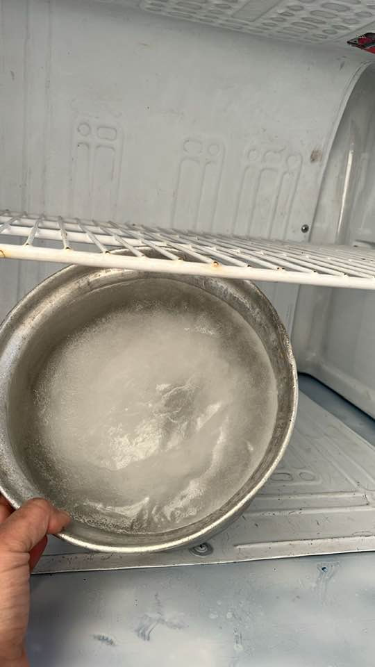 ثلاجه لبنانية  ضخمة اام البابين لارتفاع 180 عرض الثلاجة 80 العنوان زعفرانية السعر 300 رقم الهاتف ***********
