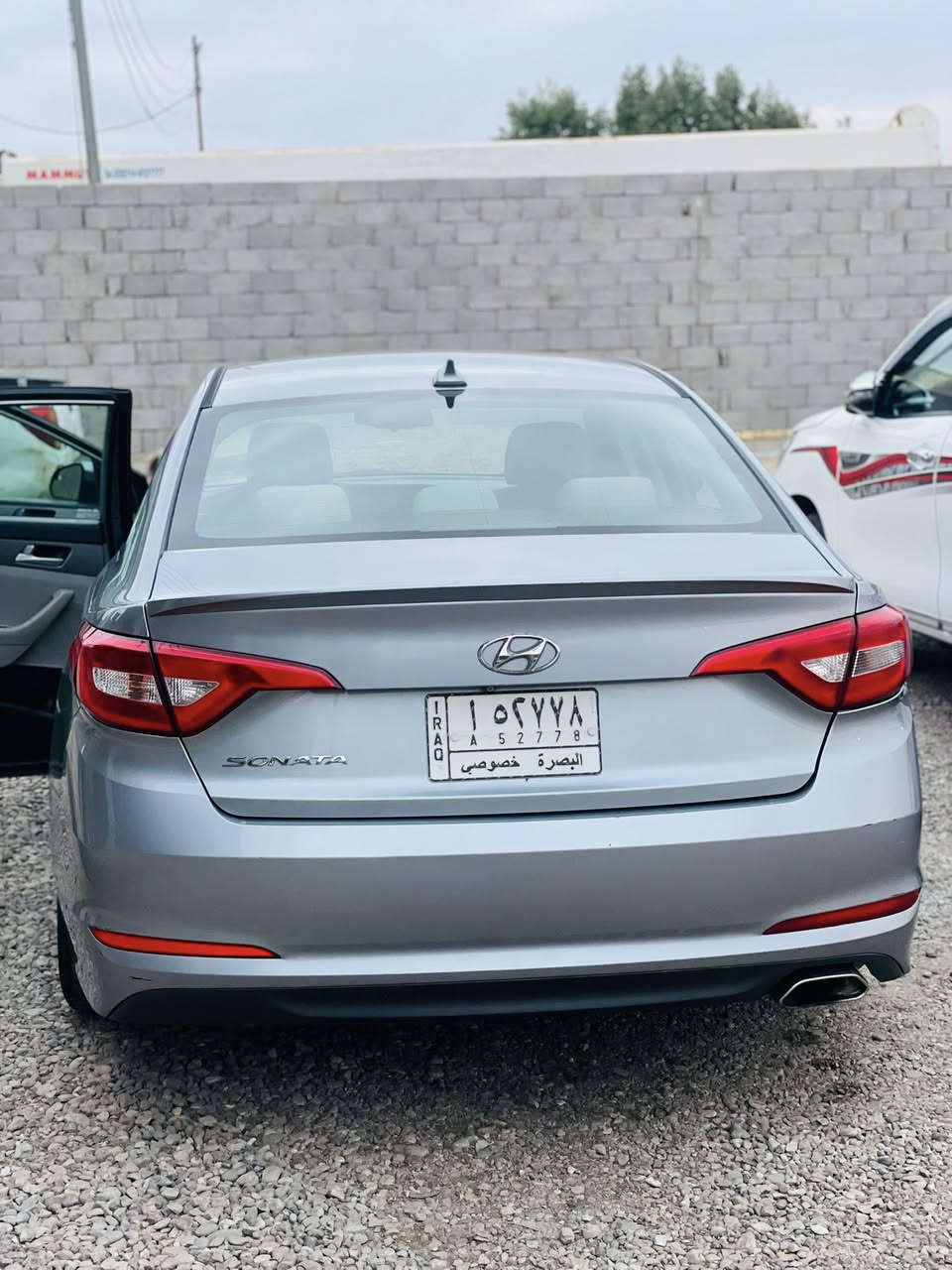 السلام عليكم
سوناتا 2016 وارد امريكي سنويه تنتهي2029 بسمي السياره تحويل  حادثه جاملغ الايمن من امريكه فقط مابيه حادث بعد مثل ماموجوده بصور يمك السياره بيه رصعه اربع اصابع بجاملغ الايسر الخلفي رصعه زغيره ضاله ع حطته وباب السايق بي جوه بدايت اخياس ثلث اصابع وشاشت السياره واكفه  محرك 2400 GDi. المحرك ينقص دهن فقط تنقيص فقط  حدادته 80/100  الخلفي عوزه بس دبلالت باقي السياره مكفوله 
سعر السياره 110 وبيه مجال كلششش قليل ومستعجل ع البيعه الي موو شراي لا تتصل يرحم كل ميت عندك عنواني البصرة الكرنه 
***********
ماموجود هنا اتصل وتدلل
