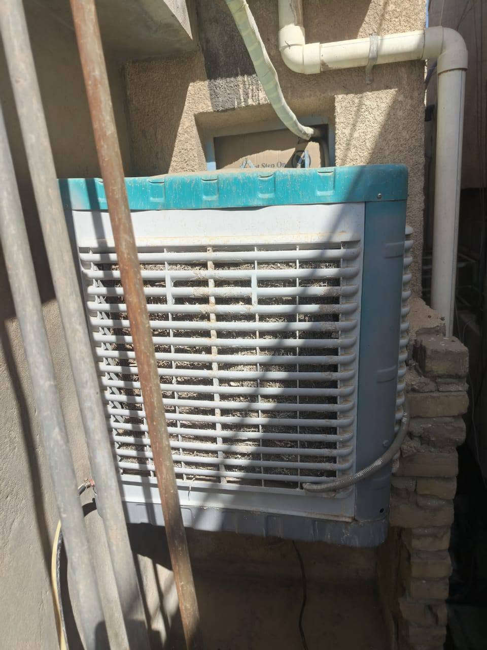 مبردة للبيع نظيفة جداً ب100
للتواصل ***********
