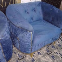 تخم ٥ مقاعد مستخدم شهر تفاصيل بلمقطع السعر ع خاص او اتصل ع رقم المكان ...