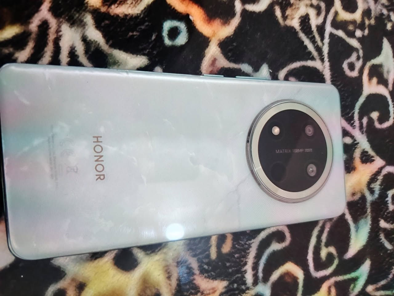 هونر 9 سي ذاكره 256غراضه كامله فقط بيه فطر بل كلاسه شاشته كلشي ما بيه ذاكره 256 عشوائيه 12+12 بطاريته 6600ملي انبير شاشه سوبر امولد كلشي شغال بيه ما مفتوح سعر ب٢٠٠ وبي مجال جدآ بسيط للشراي ***********هاذا رقمي وتساب فقط
