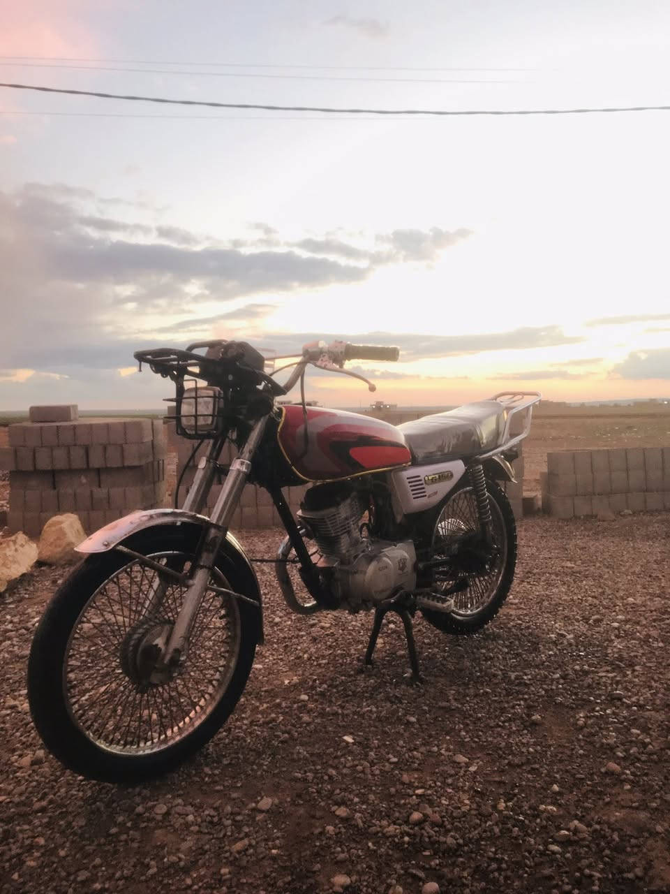 السلام عليكم 
ماطور 2018 نضافة جدام العين كلشي شغال بي ما يعوزو كلشي وانطيكيا شرط من الدشبول للتاير ما عدا محرك مفتوح مرة كهربائيات شغالة نشاطة تحريكة ومعدل السعر 325 وبي مجال شي قليل مكاني جنول الموصل قرية الشويرات


**إذا كنت صاحب هذا الإعلان وتريد حذفه لأي سبب، رجاءا أرسل رسالة إلى الدعم الفني**