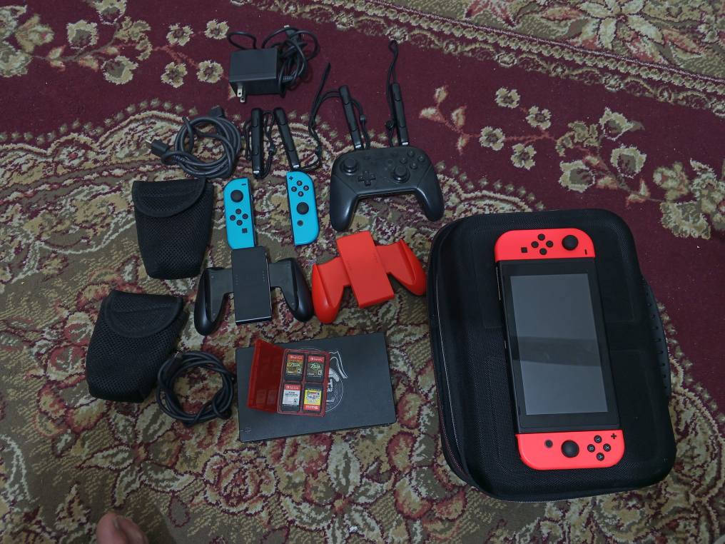 للبيع جهاز NINTENDO SWITCH الجيل الاول الجهاز غير مهكر ذاكره 128 الغني عن التعريف جهاز كلش نضيف مستخدم استخدام قليل جهاز يجي ويا 5رام العاب اصليات مال شركه و كامل ملحقاته الاصليه جهاز سعر الجهاز 450الف رقم الهاتف *********** مكاني بغداد بغداد, العراق
