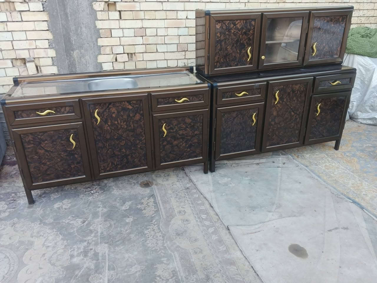 السلام وعليكم لبيع غراض كلهن جديدات وشغالات مكاني حي اور سبع قصور شارع ابو علي يم  جامع لحمزة موجود خاص وتساب ***********
