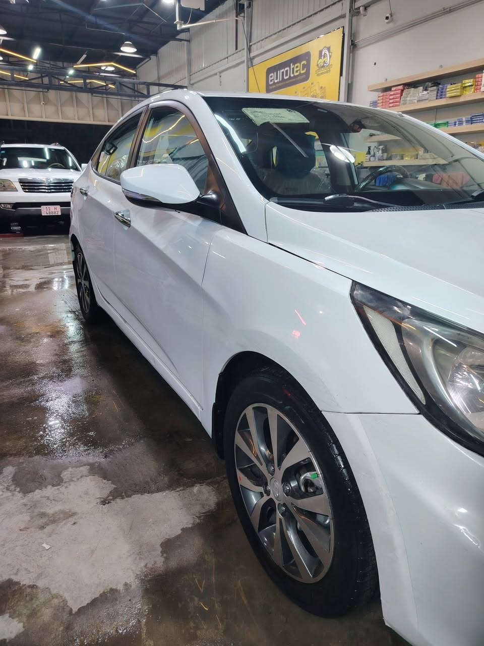 السلام عليكم 
اكسنت ٢٠١٥ خليجي فول مواصفات ماشية ٩١ مكفولة من الصبغ بيها بارد موضح سيارة حلوة وجاهزة كير محرك تبريد ممتاز تايراتها جديدة 
السونار اخر صورة رجاءا شوفة قبل الاتصال
السعر ١٠٦ 
رقم الهاتف ***********
مكانها الكريعات معرض العبيدي
