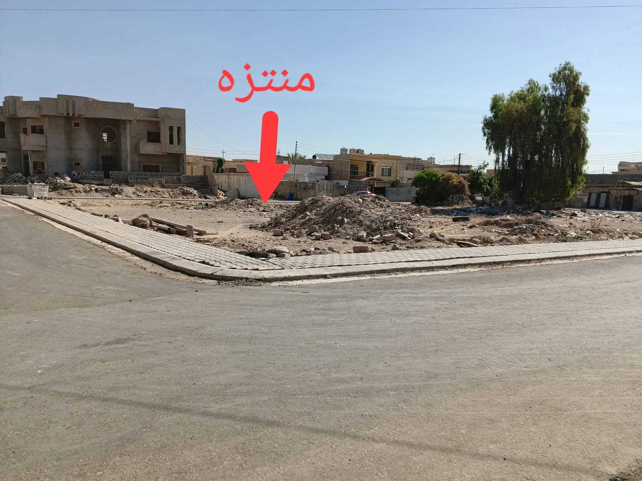 قطعة ارض للبيع
العنوان / بيجي حي العسكري 
مساحة/ 200متر طابو سند جديد 
وجه 10 متر نزال20
للاستفسار/ ***********
***********
