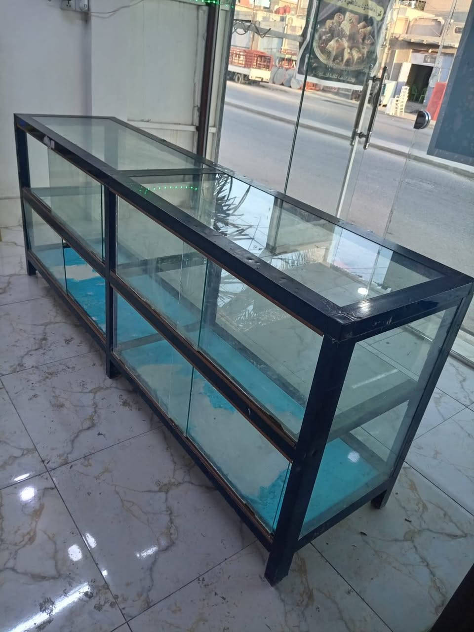 ميز حديد ثقيل ابو الجام ثلاث رفوف.. متعدد الاستعمالات السعر75 ***********
