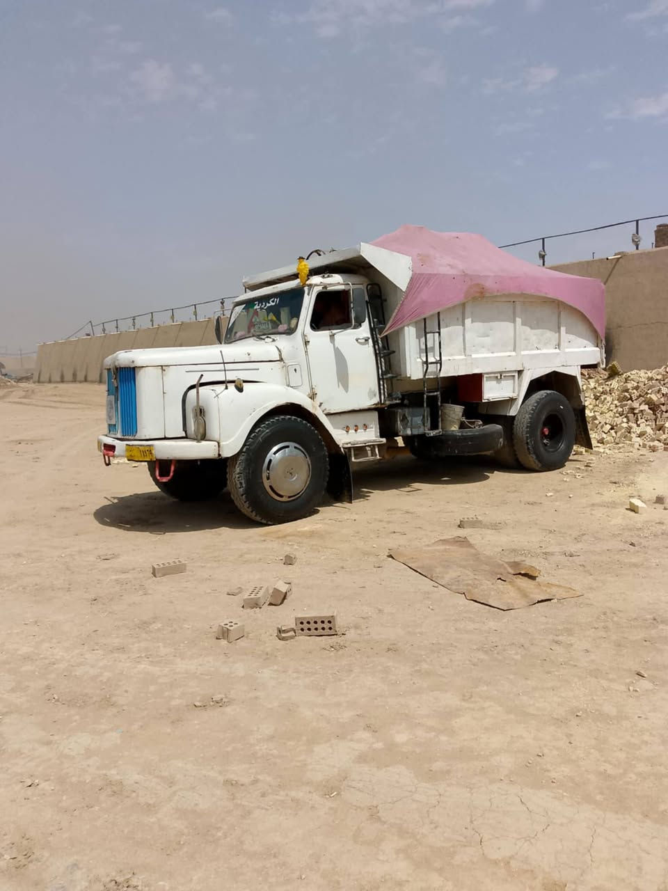 سلام عليكم سكانيا 111للبيع موديل 79مكينه سوبر كير5ب5اكسن خفيف سياره بلاديه برماخ كلها رقم التلفون ***********
