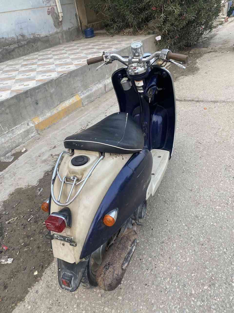 السلام عليكم. دراجه مصريه البيع شرط الفحص مامفتوحه. السعر. ٤٧٥ وبيها. مجال. قليل. ***********
