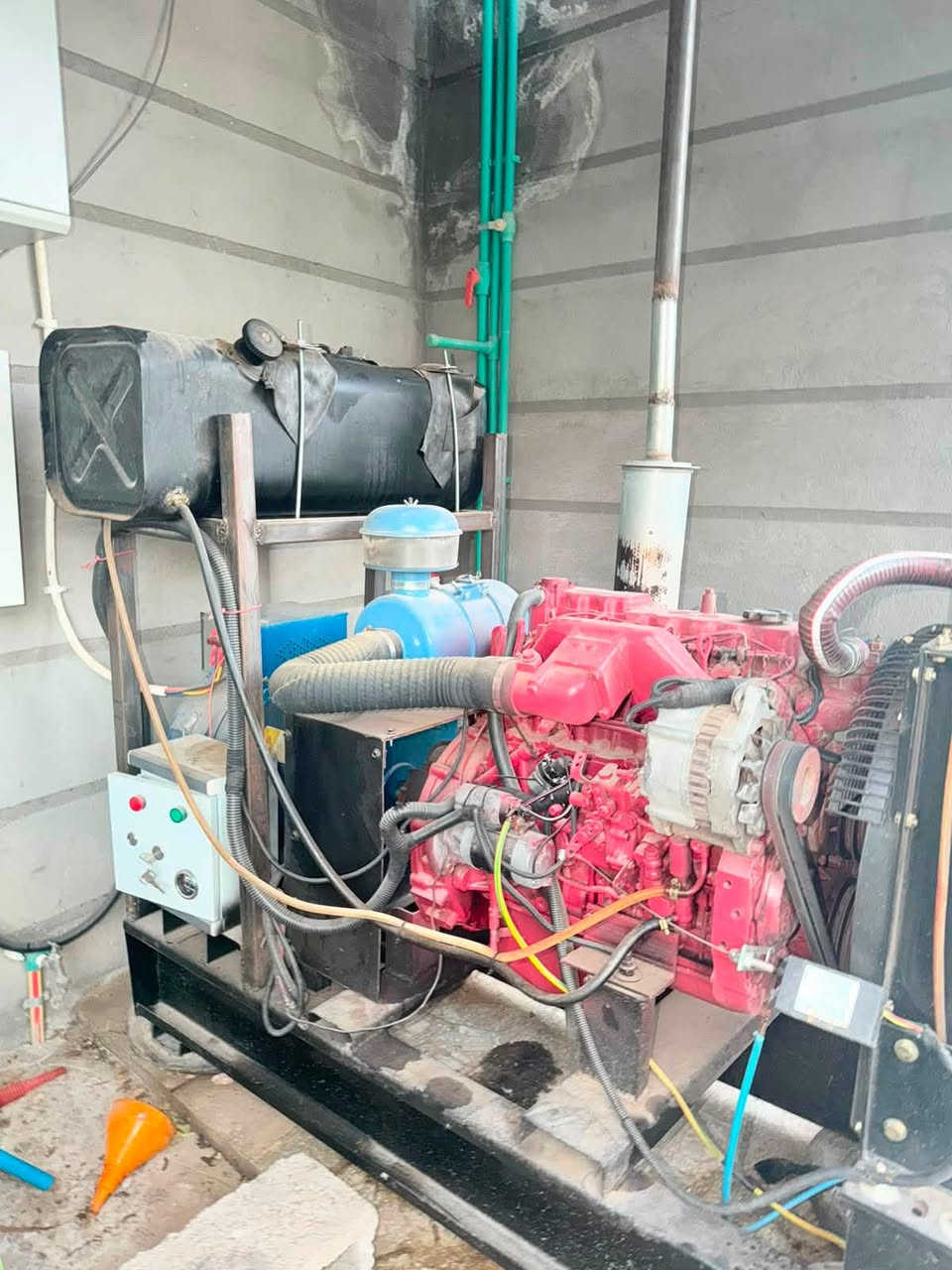 السلام عليكم
مولدة سامسونك 30kv تقريباً 120 امبير مع جهاز تحكم اطفاء وتشغيل ذاتي وتانكي ٦٠ لتر خير من الله سعرها 30 ورقة وبيها مجال استخدام قليل مكانها واسط - قضاء زبيدية

رقم التواصل 
*********** 
***********
