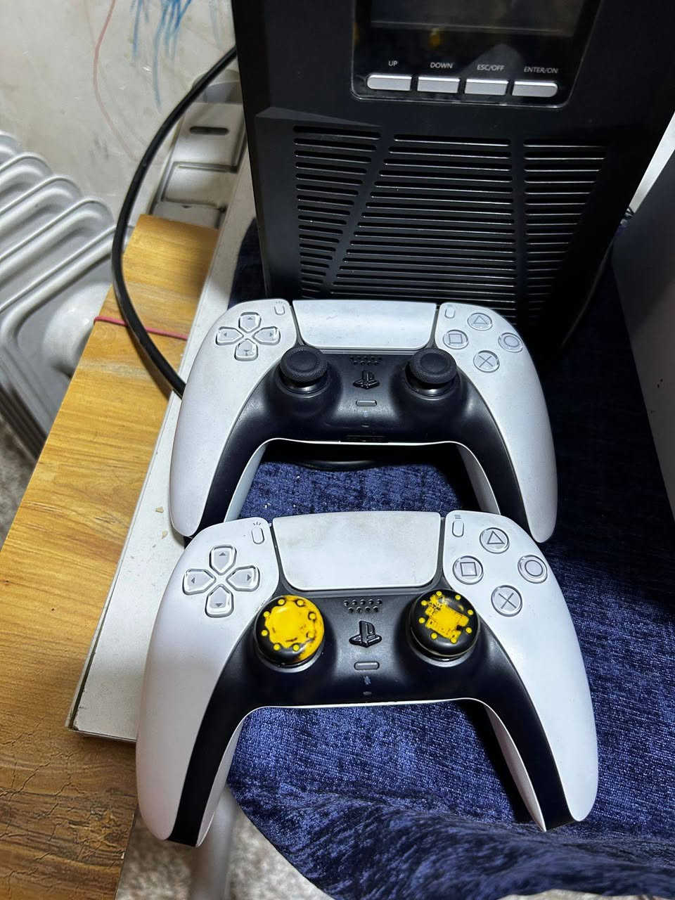 السلام عليكم
سيت اب بلي ٥ كامل للبيع 

بلي ٥ سلم ١ تيرا ديجيتال 
يجي ويا جوستيكات ثنين 

سماعة razer kraken x 

شاشة BenQ ZOWIE XL2411P
 حجم ٢٤ انج تردد ١٤٤ هيرتز بنل tn بدقة fhd 

Ubs اونلاين 
١ كي في بطاريتين 

العاب فيفا ٢٦ و٢٥ وباتلفيلد ١ وv وقرص gtav 

السعر مليون و٢٥٠


**إذا كنت صاحب هذا الإعلان وتريد حذفه لأي سبب، رجاءا أرسل رسالة إلى الدعم الفني**