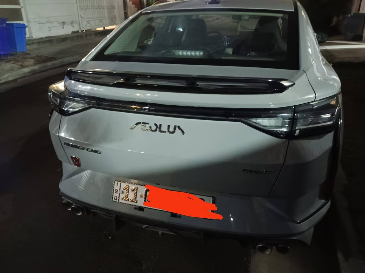 السلام عليكم السيارة للبيع دونغ فينك شاين A30 موديل 2025 صيني بأسمي رقم بغداد  والسنوية جديدة وبيها ضمان الشركة لمدة5 سنوات او 200 الف كيلو سبايدر رياضي وشاشة لمس كبيرة ولا بيها ضربة ولا صبغ جديدة جدا مال بيت وماشية شي قليل محركها 1500 4 سلندر  بعدها على وضعية الشركة السعر 18000000 مليون الف دينار مكان السيارة بغد المنصور للاستفسار الاتصال على الرقم *********** موجود واتساب
