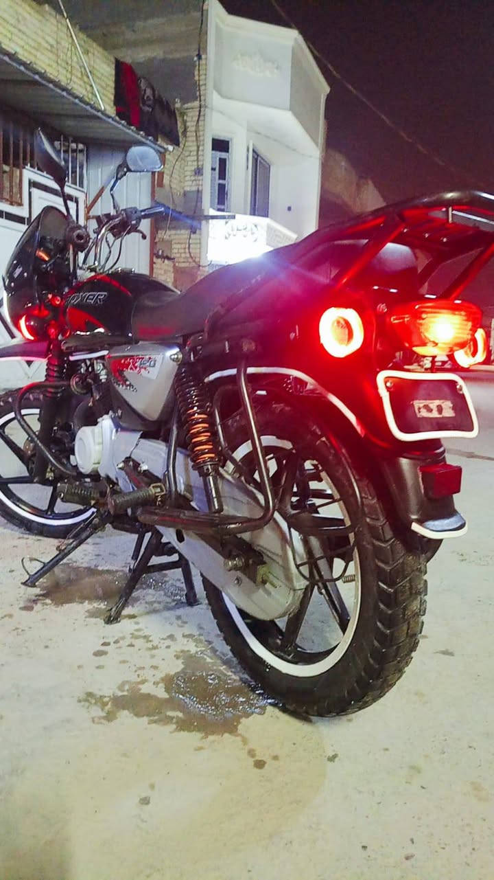 السلام عليكم دراجة بوكسر موديل 2023شهر التاسع محسوبةعلى 2024 أوراق اصولية الدراجة خير من الله مامفتوحة قبل شهر اخذته  السعر مليون ونص 
مكاني بغداد التاجي يم جسر الدوار 
رقمي :***********
