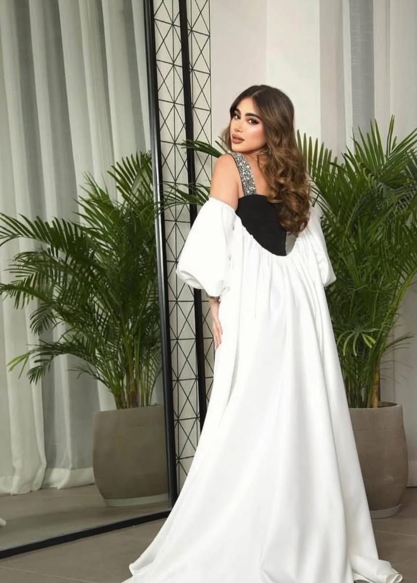 للبيع فستان جديد قياس 44
امانة ملبوس بس مررة وحدة بسسس 
يجنننن باللبس يخصر الجسم…مكاني بغداد


**إذا كنت صاحب هذا الإعلان وتريد حذفه لأي سبب، رجاءا أرسل رسالة إلى الدعم الفني**