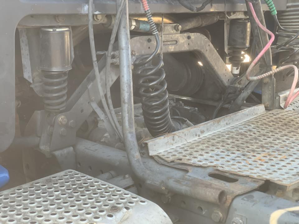 السلام عليكم للبيع اكتروس2008حجم1850تخم تاير رقم سليمانية السيارة خير من الله كامله مكان السيارة واسط الحفرية اني مكلف بل نشر الرقم ***********
