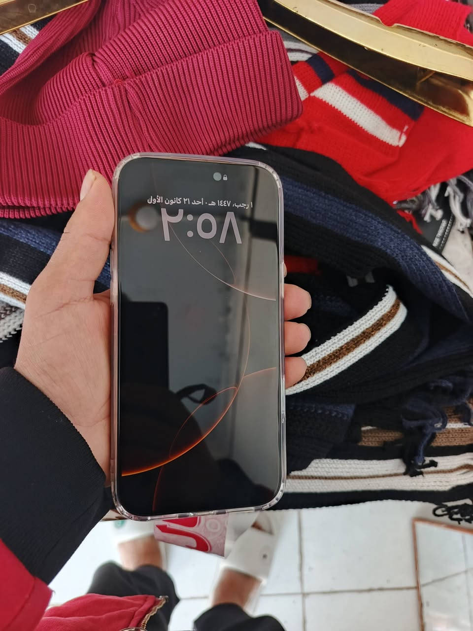 ايفون 16 برو ماكس 
ذاكره 256 
نظافه 100% 
الجهاز ماستر مقفول 
بطاريه 93 
الساعه مليون 350 وبي مجال 
***********
