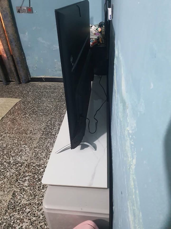 📺 للبيع شاشة سمارت LED مقاس 65 بوصة – بحالة ممتازة
للبيع شاشة سمارت LED مقاس 65 بوصة بحالة ممتازة جدًا، استخدام منزلي ونظيف، تعمل بكفاءة 100% دون أي مشاكل أو أعطال، وجاهزة للاستخدام مباشرة.

✨ المواصفات:

* ✅ مقاس 65 بوصة.
* ✅ شاشة Smart TV.
* ✅ جودة صورة عالية وألوان واضحة.
* ✅ تصميم أنيق بحواف رفيعة.
* ✅ صوت قوي وواضح.
* ✅ مناسبة لمشاهدة YouTube وNetflix وتصفح الإنترنت وتشغيل التطبيقات.
* ✅ مناسبة لألعاب PlayStation وXbox.
* ✅ القاعدة الأصلية موجودة.
* ✅ استخدام منزلي ومحافظ عليها.

📌 الحالة:

* لا توجد كسور أو تشققات.
* تعمل بكفاءة ممتازة.
* جاهزة للتجربة قبل الشراء.

💰 السعر:  600 الف قابل للتفاوض .

📍 الموقع: العراق

📞 للتواصل: ***********

ملاحظة: البيع لعدم الحاجة، والرجاء التواصل من خلال وتساب.
