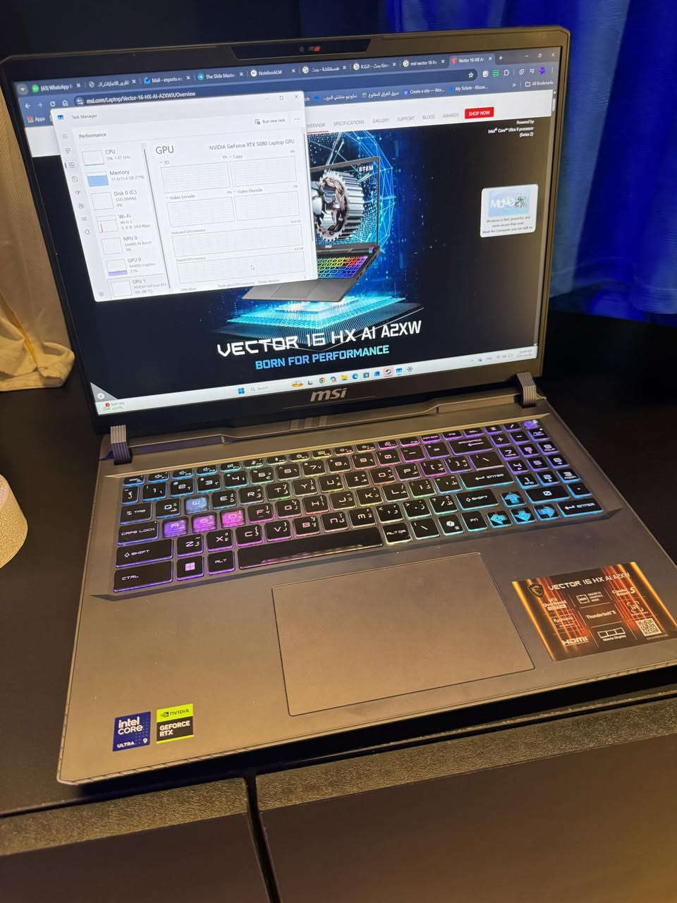 للبيع استخدام شهر
معالج Intel Core Ultra 9 275HX بسرعة 5.4 جيجاهرتز، 24 نواة، ذاكرة تخزين مؤقتة 36 ميجابايت، وحدة معالجة عصبية (NPU)
بطاقة معالجة الرسومات NVIDIA® GeForce RTX™ 5080 لأجهزة الكمبيوتر المحمول، بسعة 16 جيجابايت GDDR7، تدعم الذكاء الاصطناعي المتقدم مع 1334 AI TOPS، وتردد يصل إلى 2287 ميجاهرتز، وقوة رسومات قصوى تبلغ 175 واط مع Dynamic Boost. *قد تختلف حسب السيناريو
ذاكرة وصول عشوائي DDR5-6400 بسعة 16 جيجابايت حتى DDR5-6400 بحد أقصى 96 جيجابايت بفتحتين
وحدة تخزين SSD M.2 NVMe PCIe بسعة 1 تيرابايت
شاشة 16 بوصة QHD+ (2560x1600)، 240 هرتز، مستوى IPS
4,850,000 دينار عراقي بيها مجال بسيط


**إذا كنت صاحب هذا الإعلان وتريد حذفه لأي سبب، رجاءا أرسل رسالة إلى الدعم الفني**