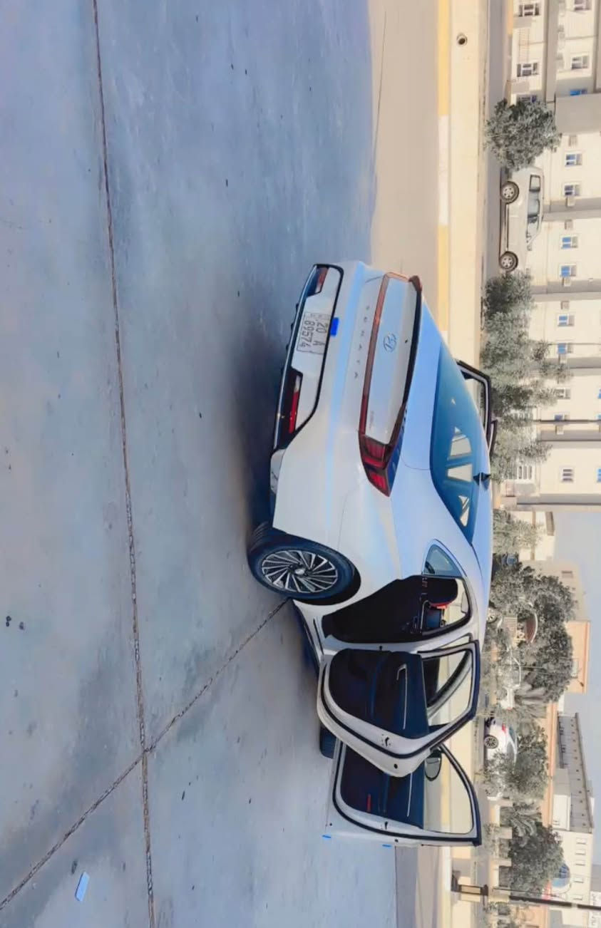 سوناتا موديل22 فول مواصفات عدا الفتحه هايبرد محرك 2000 ماشيه 60 سياره كلش نظيفه متصرف عليه  ربع حادث جاملغ الايمن بدون ايرباك او بيه رش بل هلال الخلفي اثر رصعه بدون ايرباك رقم ديالى للبيع او للمراوس حسب القناعه السعر 170 او بيه محال صور الحادث مرفقه بصور*********** بعقوبة, ديالى
