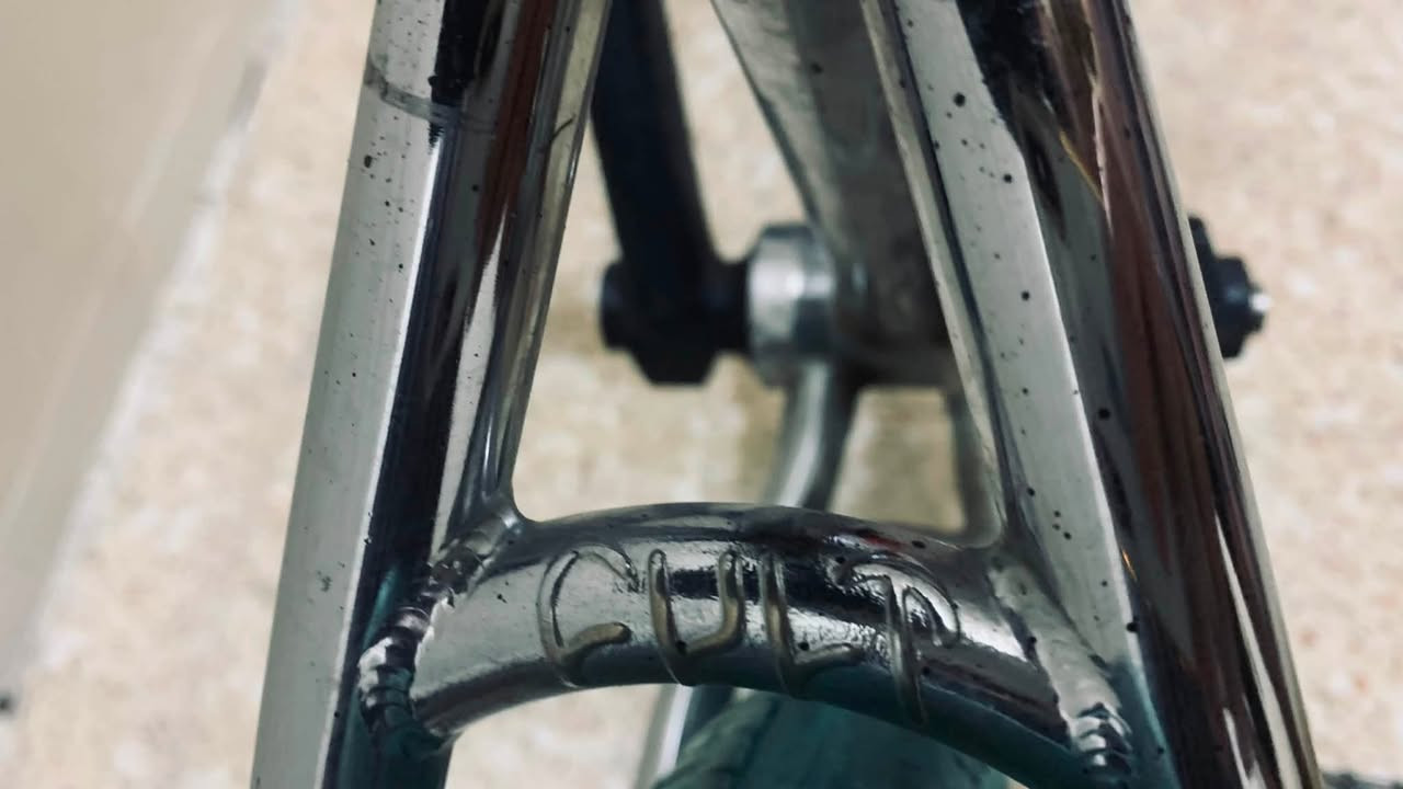 BMX كولت اصلي مستخدم قليل المكان بغداد سعره 200 لل تواصل ***********
