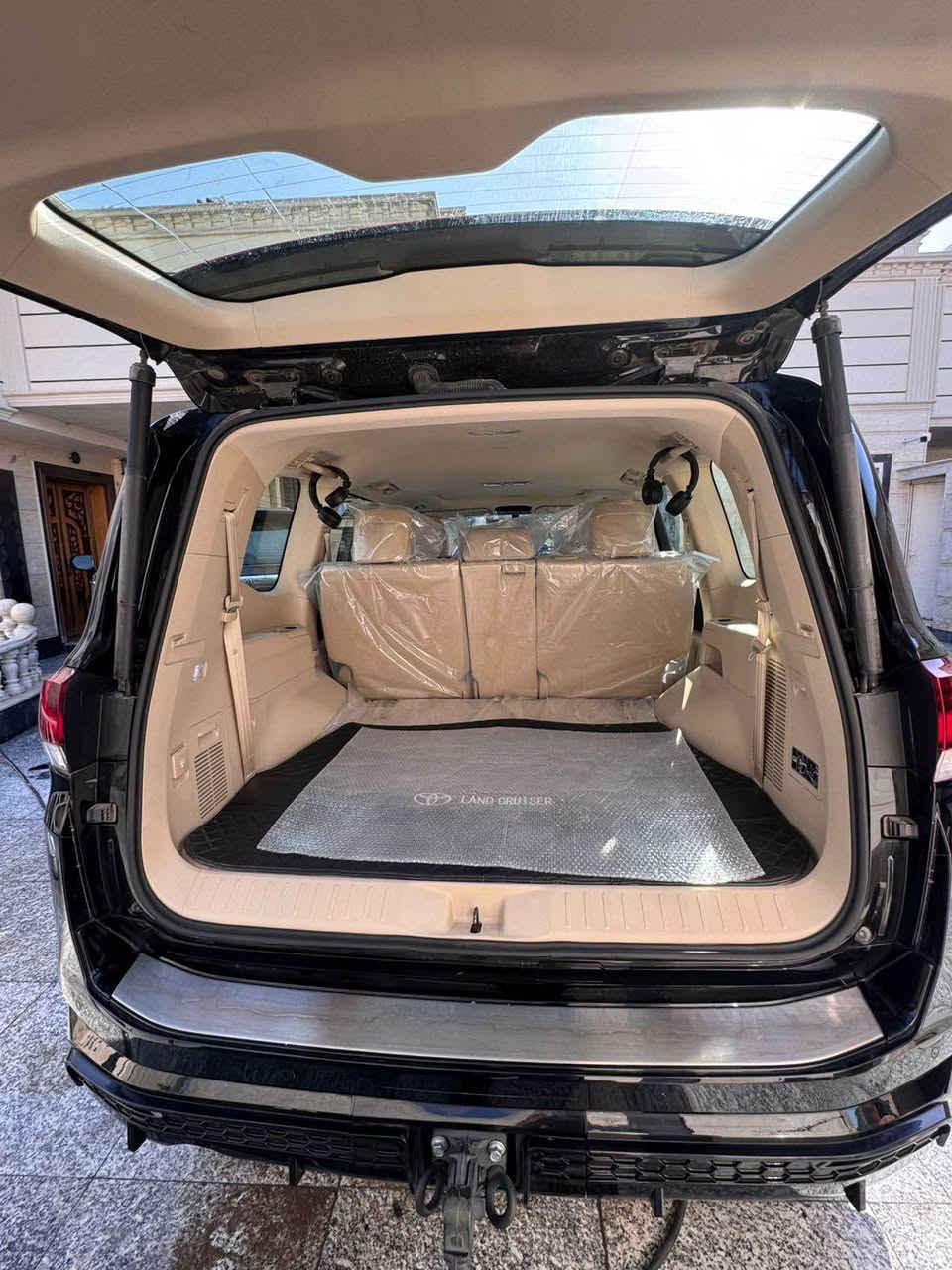 للبيع لاندكروزر 2024 مغلفه PPF من زيرو ✅ ✅ 

لاندكروز GXR limited 

بريم اصلية باب اول بلادي

موديل 2024 

ماشية 27الف 

رقم بغداد بأسمي 

تحويل شوكت ميعجبك السيارة 

فول 1/1 والسيارة مكفولة

 من البارد والدبل كود والفتح 

والسيارة جديدة جداً وبحالة الوكالة حته كاعياتهه بعدهي بل جيس 

السعر اتصل وادلل

مكان السيارة بغداد الحبيبيه

رقمي *********** بغداد, العراق
