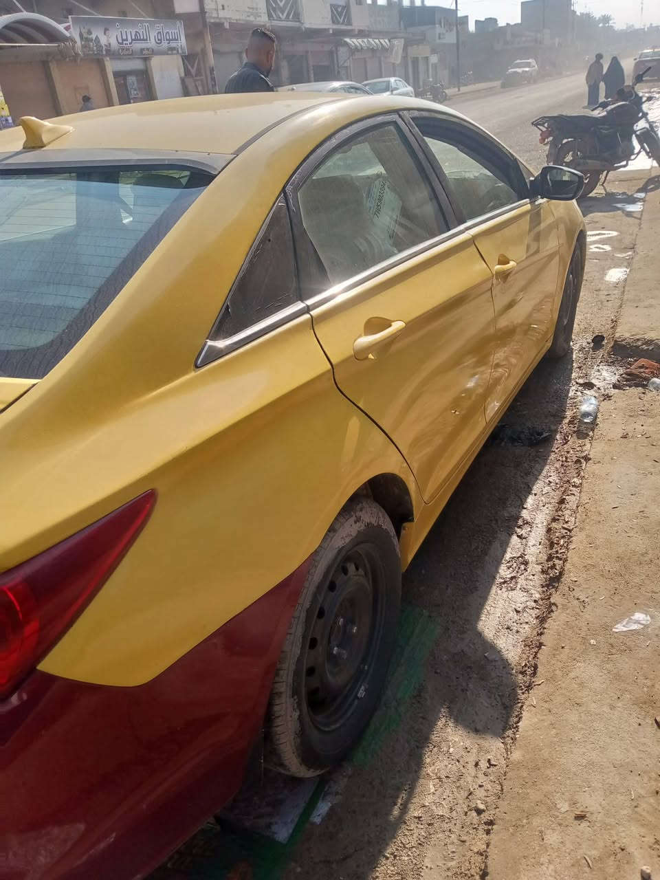 #السلام عليكم 
هونداي سوناتا مضلع موديل (2011)
كير محرك تبريد تدفئة صدر تخم تاير
كامله من كلشي واحلا من الصور 
شاشة+ كامره مصفرة هيئه وغرامات 
سنويه لل (2028) السعر (83)
للاستفسار الاتصال 📞 (***********)
مكان السيارة/ ديالى / الخالص/
