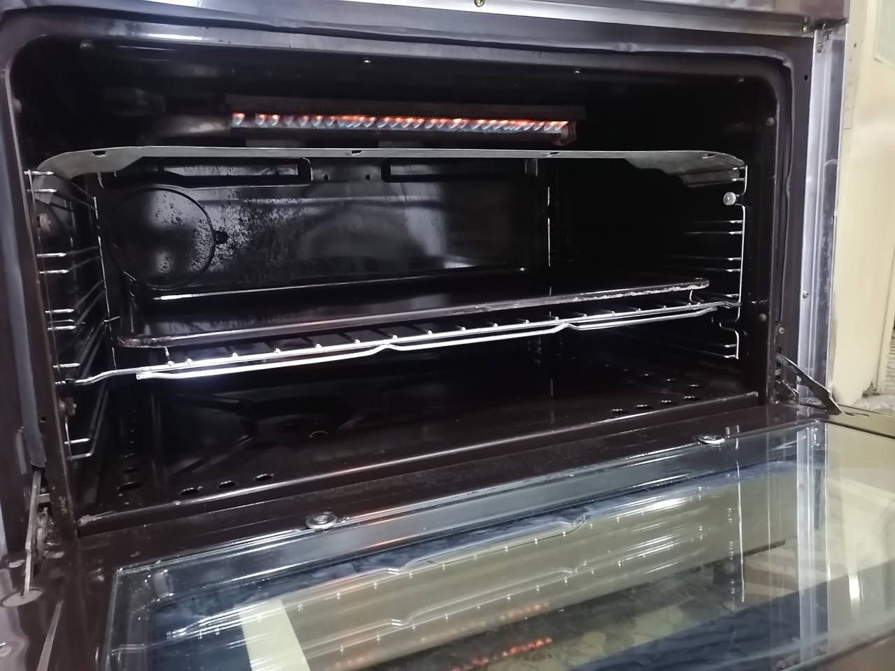 طباخ نوع كريازي مصري الباب الأول نضيف جدا
مكاني الحله مركز مدينه.
رقم *********** استفسار اتصال او واتساب..
