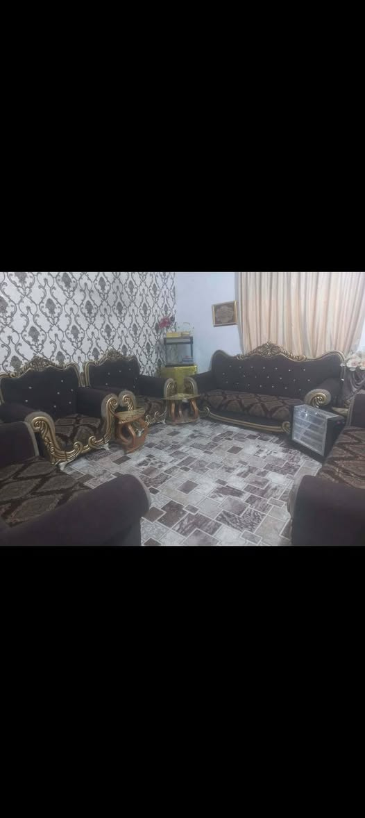البيت مطلوب مبادره مساحه 340 ركن على ساحه خضراء شارع 20 متر والشارع 12 شهداء قرب شارع 40 قرب الجرحى البيت بيع او مراوس بقطعه او هيكل بالجرحه بالطشاش او مشتمل اذا بيع مقدمه  والمبا عالشراي 85 وبي مجال للتفاهم

او بيت مرااوس بالعزه
الاستفسار الاتصال
***********
