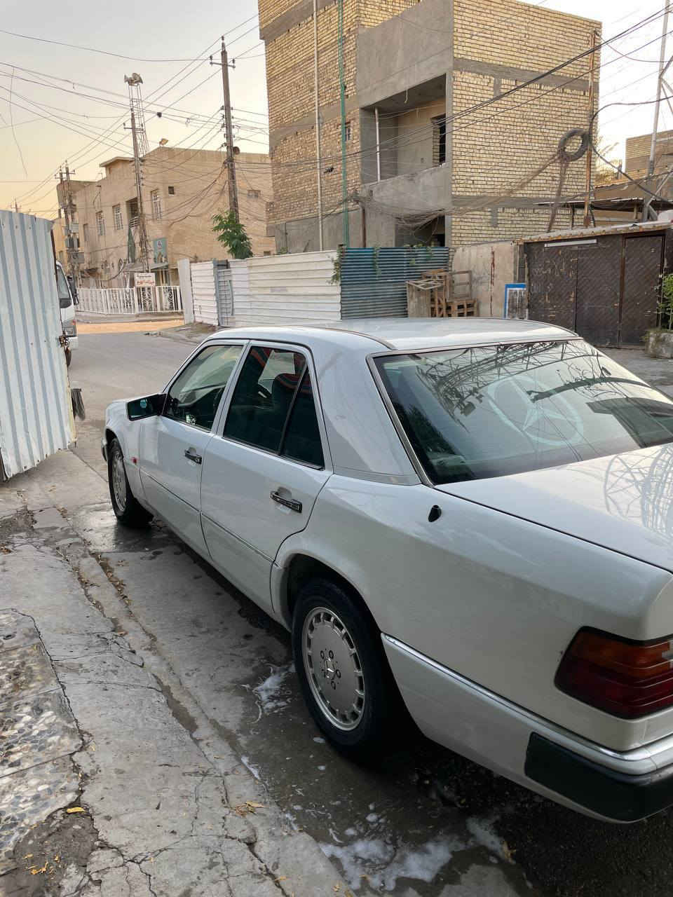 *(بسم الله الرحمن الرحيم )  لليدورون بلادي وجديد
*للبيع فقط دب مارسيدس م ١٩٨٧ 300E محدثة ٩٣سيارة كلش جديدة ومال جناي
جام كهربائي 
*كَير ومحرك بل كَريز بلادي قبق أسود عنكبوت 
*_شرط ترايك 200للبصرة 
*_صدر خلفي وأمامي جديد لوك 
*_تبريد ثلج ومنظومة جديدة وحماوة جو لطبيعي 
*_الغرفة وبطاين البوب بحالة الشركة 
*_تخم تاير جديد لظفيرة نظيفة دبل فيتم بم بلادي فلاتر كلهن *_الماني وجدد وسحبها يشكَ الكَاع وصرف قليل بل بانزين
سيارة بيهه جاملغ خلفي عكس لسائق ومصلح درجة اولى وبدون دواخل وقاعدة الدبلات مصلحات درجة اولى وشخط بل هلال صغير
*_مصبوغة للجمالية  السيارة كلش متعوب عليها ودينار متصرفلهه
(تحفه فنية )
سيارة سنوية بأسمي رقم انبار ارقام انكَليزي
وسنويتهه ل ٢٠٢٩و هزة جديدةوتتحول بأقرب مرور عل بيتك 
السعر ٦٦$ وبيها مجال 
مكانها بغداد حي العامل 
(***********____*********** بيهن وات ساب )
متواجد بل نهار بعد٣ لظهر  لل١٢ ليلاً)
