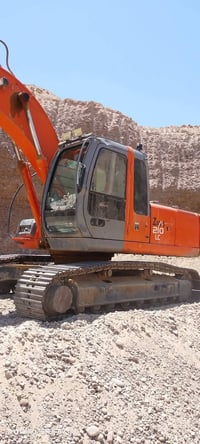 حفارة زيت • موديل 2005 • بغداد