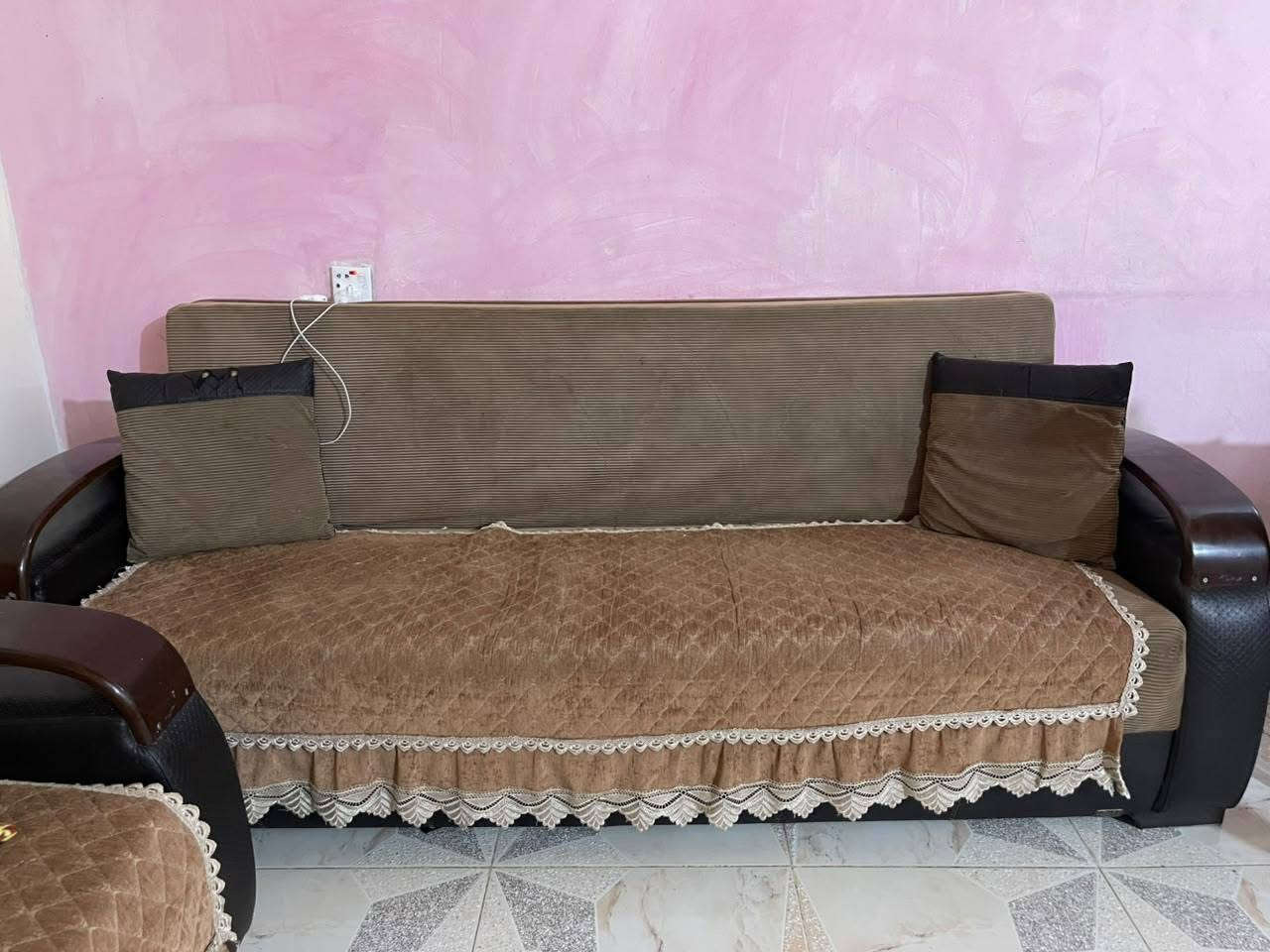 السلام عليكم
يتوفر اغراض منزليه للبيع 

تخم قنفات 10مقاعد نضيف 

 مبردات عدد 2نضيفات شغالات ع الفحص 

ثلاجه كبيره نوعيه هاير  مستخدمه 3اشهر فقط 

باترينه  هيه والي بيها 

الاسعار والاستفسار ع الخاص او ع الرقم ***********
