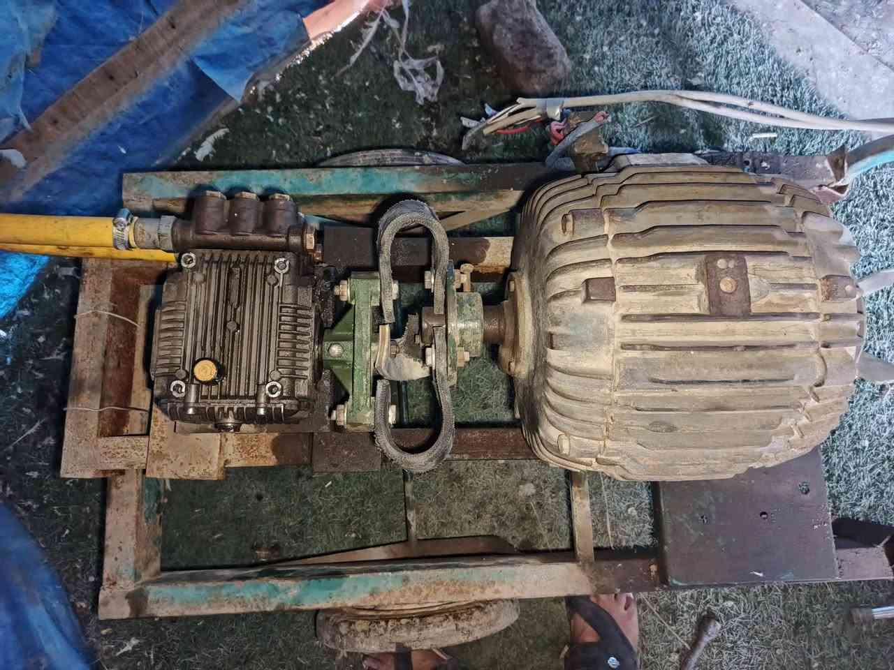 مضخه ايطالي شغاله بس ميه بيةضعف لان جانت متروكه +صونده مسلح طبقتين طول ١٥متر. بابل


**إذا كنت صاحب هذا الإعلان وتريد حذفه لأي سبب، رجاءا أرسل رسالة إلى الدعم الفني**