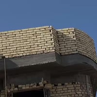 خلفه بناء طابوك وبلوك فرمستون شغل هندسي درجه اوله نشتغل ع دبل ومكطوعه ...