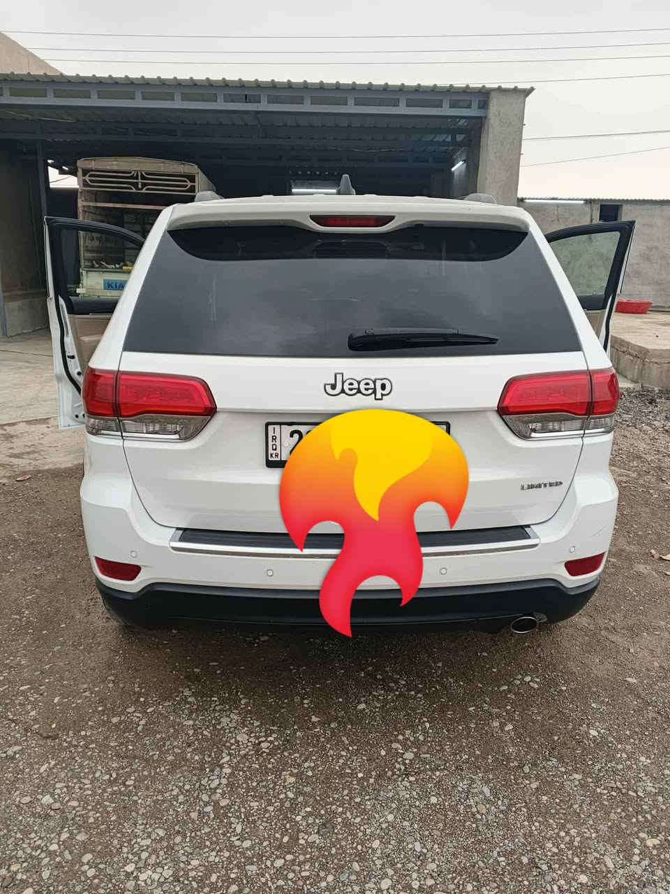 السلام عليكم جيب لاريدو لمتد 2017 أمريكي، مواصفات ليمتد فول بدون صبغ بدون ضربه، ماشي 84 ألف سگف پانوراما كشنات هيثر وتبريد سياره نضيفه حيل.
للتواصل على الرقم : ‏‏ 0773 558 8255
