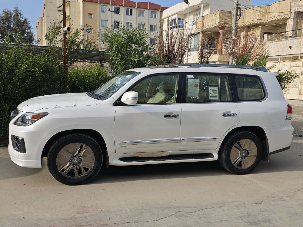 *********** لێگزز LX570  2013 تاقانەی هەموو عێراق بێ شوخت و بێ سارد و بێ بــۆیاغ كويسينجاك, أربيل
