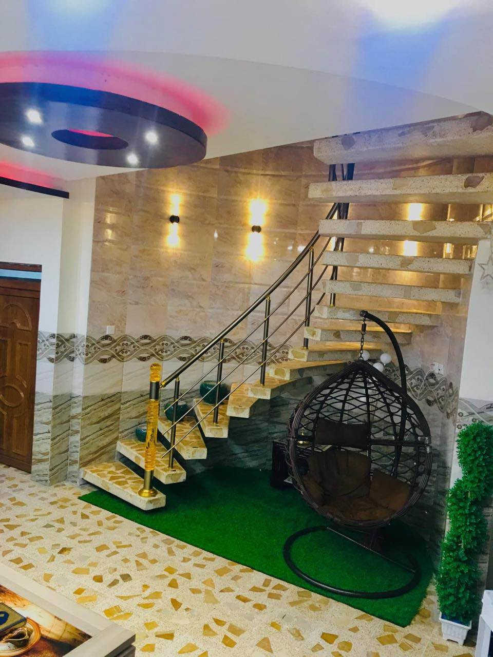 عقار للبيع حي سومر قرب محطة وقود قصر السلطان 
مساحة 163 متر طابقين كما موضح بالصور سند ملك صرف وامام الدار حدائق عامة سعر 120 
*********** موصل, نينوى
