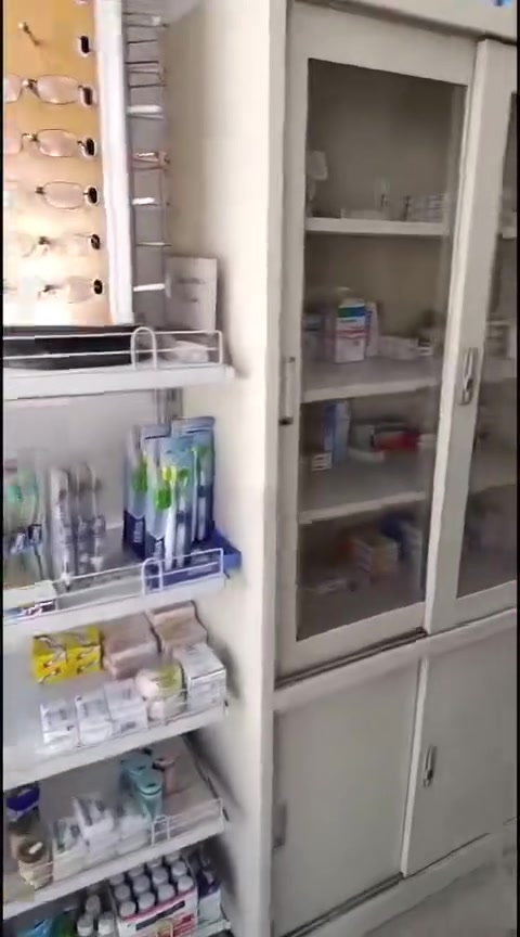 للبيع مجموعة تجهيزات صيدلية بحالة جيدة:
* دواليب تخزين عدد 8
* فترينات زجاجية عدد 2
* عارضات ميكانو رفوف عدد 2 (كبيرة الحجم)
* عارضة ميكانو رفوف عدد 1 (صغيرة الحجم)
* عارضات ميكانو تعليق عدد 2

الأغراض نظيفة ومناسبة للاستخدام الفوري في الصيدليات أو المحلات.
للاستفسار يرجى التواصل واتساب :

0790 322 7910
