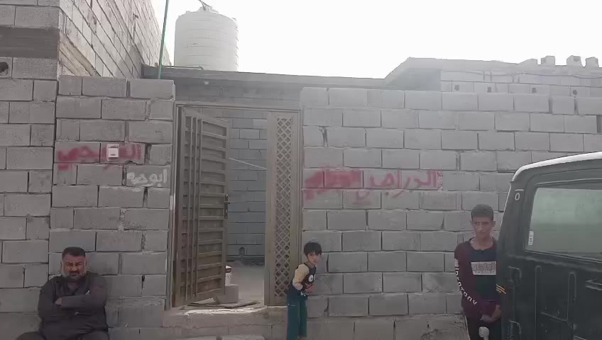 السلام عليكم متابعينه الكرام
يوجد بيت لبيع 
المساحة ٢٠٠ م 
الجنس العقاري طابو زراعي 
السعر ٥٥ مليون 
يتكون البيت من ثلاث غرف / ودوانيه /ومطبخ /وصاله /وصحيات /طارمه
الموقع البصرة أبو الخصيب طريق سيد حامد 
لتواصل و الاستفسار الاتصال 
مكتب عقارات 
***********
سيد رضا المكصوصي
