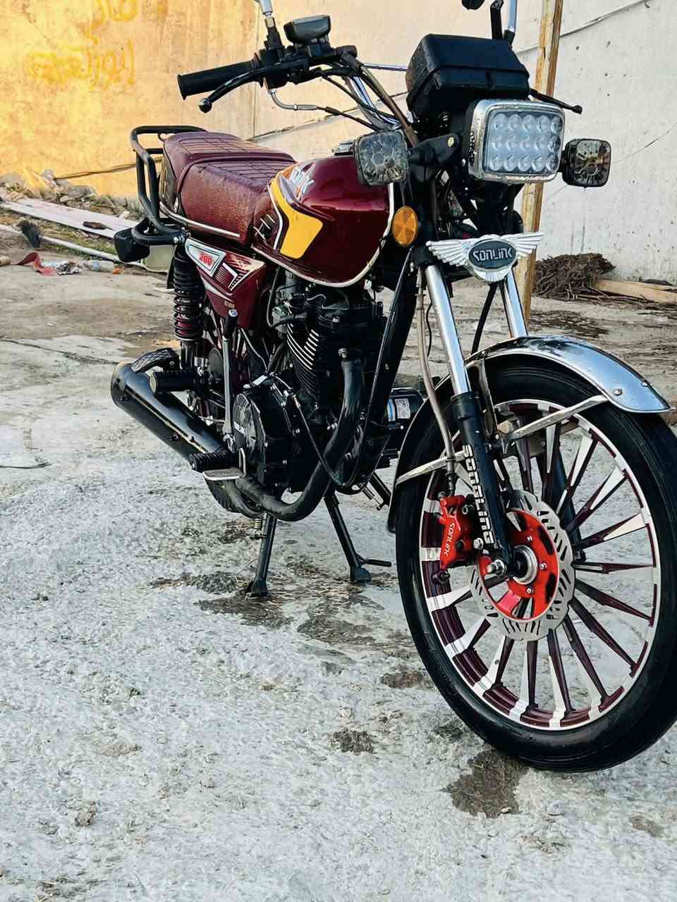 يالله
دراجة ايراني سولنك 5 كير باب الاول الاصلي 
 موديل 2025 شكل 25
دراجة بحقيقه احلى من صور كامرة موبايل تعبانه 😅
 مكينه cc200 بدون رجة نهائيا 
نفس محرك الدايوان ،محرك مكفول كفالة عامة 
اكرر دراجة مكفولة كفاله عامه ما بيها اي نقص فقط قبق زنجيل ب7 الف بس اتعاجز أشده 
لون مميز احمر ويل مشيف 2026😍
اوراق موجودة دراجة نازلة ب25 شهر 5
 كبل اسويلك باسمك مكاتبة احولك اني مشتري اول 
 استخدام شخصي دراجة ما متعوبه 
عارضها745 وبيها مجال”
 دراجه زيرو ⚜️
عنواني بغداد العامريه  
رقم 📞 *********** اتصال وواتساب موجود
شراي راسل وبيك خير وادلل
المو شراي لا يعلق ولحد يكسر بيها دراجة
