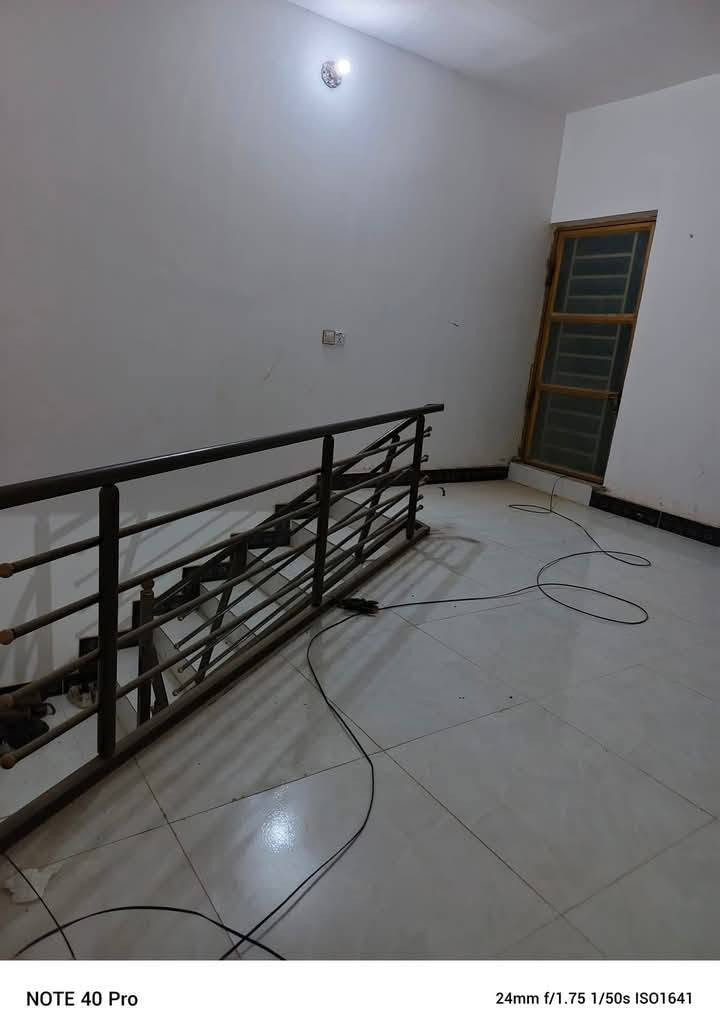 دار 100 متر للأيجار 🏠
حي الفرات قرب شارع الصب ثاني بيت عن الشارع الرئيسي ✅
طابقين بناء 2021 ✅
الطابق الارضي/ غرفة +صالة + مطبخ + استقبال + مجمع صحيات داخلي خارجي
الطابق الثاني/ غرفة + صالة
للأستفسار الاتصال ☎
***********
