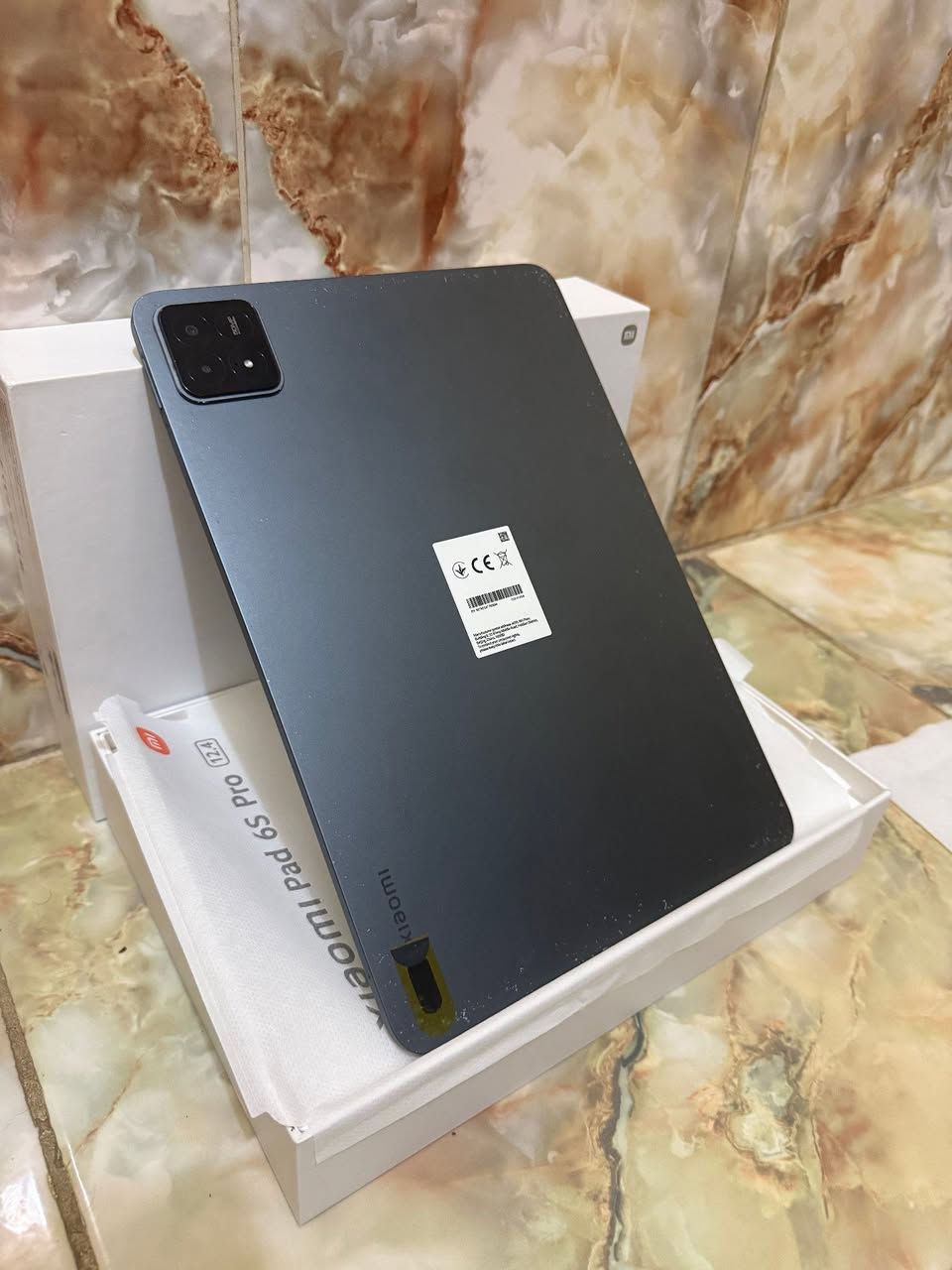 السلام عليكم شباب.. متوفر عندي تابلت شاومي باد 6 اس برو (Xiaomi Pad 6S Pro) غني عن التعريف، أخو الجديد ونظيف جداً (مثل ما موضح بالصور)

الشاشة: 12.4 بوصة بدقة 3K وبتردد 144Hz.

المعالج: سنارب دراغون 8 جين 2 (شغل الألعاب الثقيلة على أعلى إعدادات بقمة السلاسة).

البطارية: 10,000 ملي أمبير مع شاحن خارق 120 واط.

الذاكرة: [512]

الملحقات: كارتونه وكامل غراضه الأصلية

مكاني البصرة 

سعرة 600 وبي مجال
رقمي ***********
