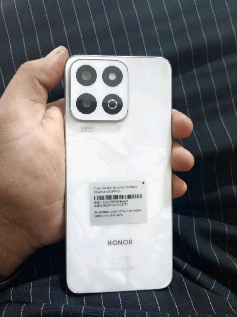 سلام عليكم جهاز هونر Honor X7C كامل لملحقات بعده بلضمان ذاكره256. داخليه8+8. ضد لماء وصدمات بمعيار في ايبي. مكاني رميثه او وركاء ومراوس يرهم هم. تواصل ع واتساب فقط