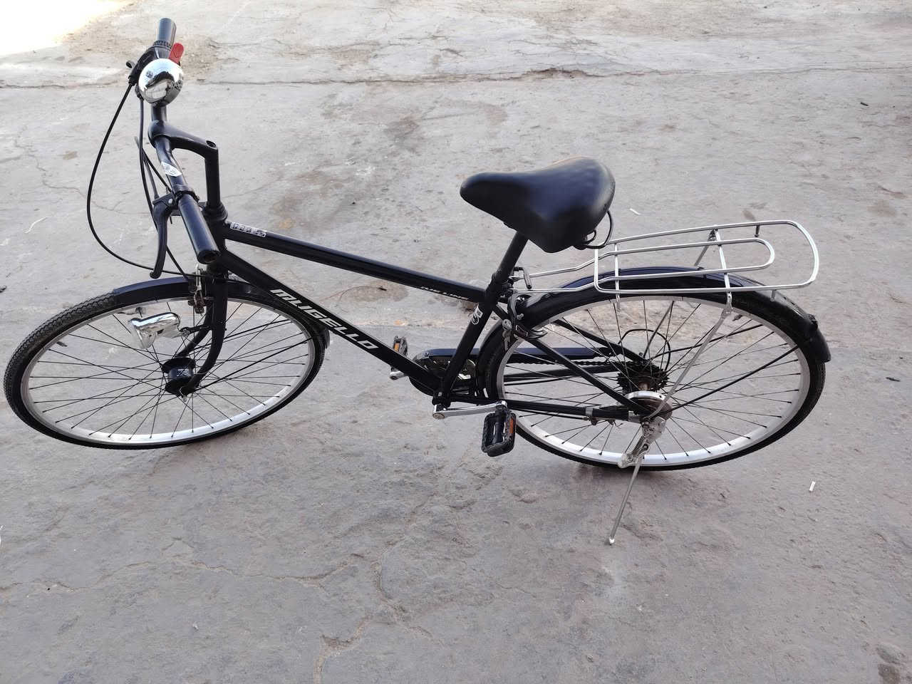 بايسكل ياباني باله  نظافه 90٪  استفسار ع هذا رقم ***********
السعر ١٢٥ وبيه مجال
