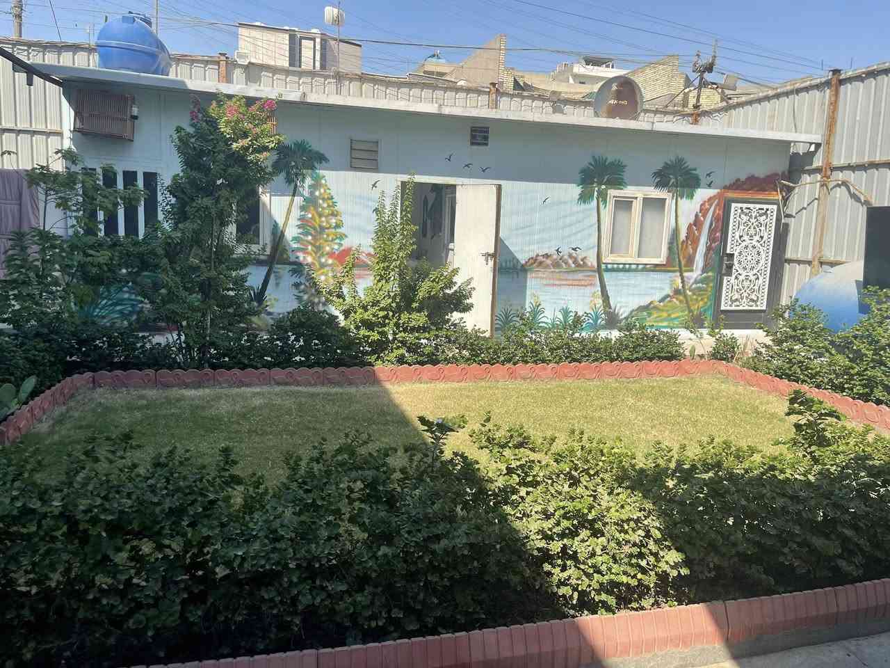 للبيع شارع فلسطين مقابل مستشفى العالمي حمل ٨٠٠ حصه ٣٠٠ كاع امنه
***********
