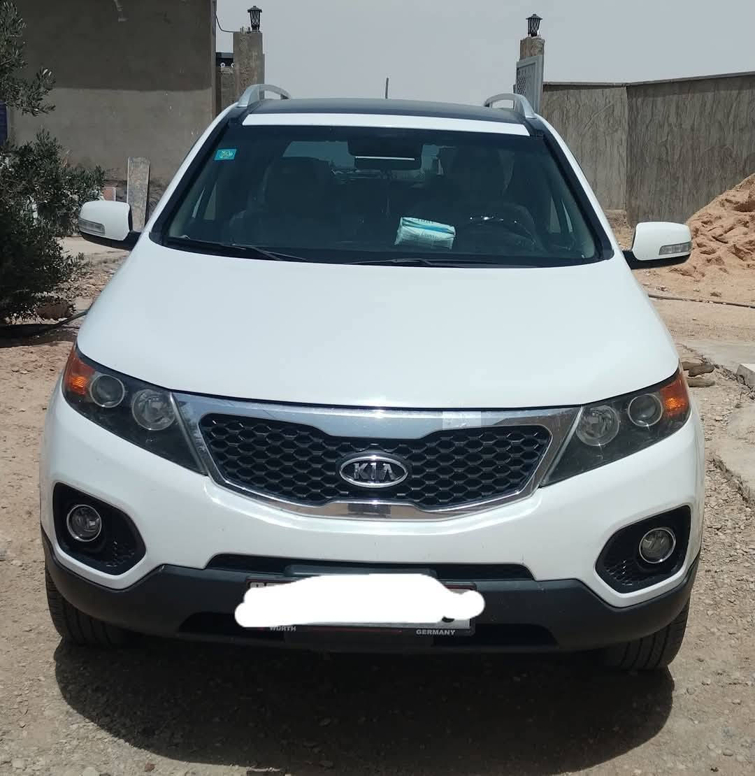 كيا سورنتو2010 خليجي محرك 6سلندر فول مواصفات
مكفوله من الصبغ والتبديل والحادث عدى شگم قطعه بارد موضحه بالسونار
بنراما
كروز سرعه مانع انزلاق تحكمات بالاوامر الصوتيه 
تحكمات جهتين
يدات نيكل
دخول مفتاح
شاشه تاب
اشاير بالمري
مري كهرباء
تبريد 3قطع
رقم بغداد مشروع وطني بأسمي
محرك مكفول من تنقيص ومن كلشي وكير مكفول لافتح ولاتصليح ولاتبديل
ماشيه 261km
مكان السياره هيت البغدادي
للاستفسار الاتصال ع رقم***********
